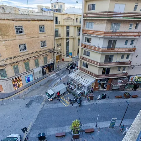 Charming 2br With Balcony & Views, By 360 Estates * 슬리에마