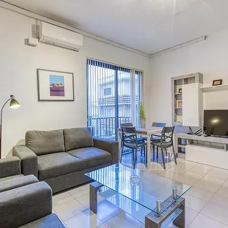 Charming 2br With Balcony & Views, By 360 Estates 아파트 슬리에마