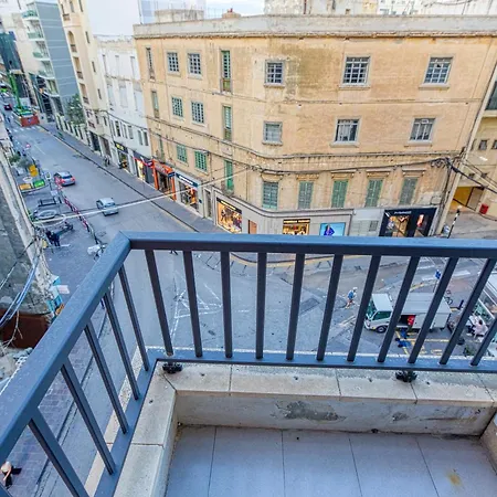 Charming 2br With Balcony & Views, By 360 Estates Daire