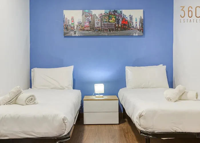 Apartment Charming 2br With Balcony & Views, By 360 Estates *